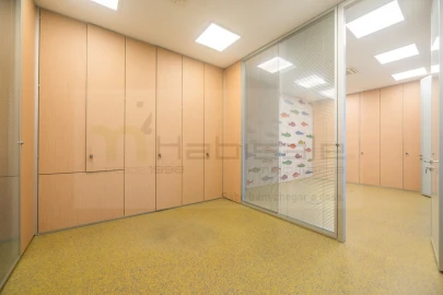 Armazém para Venda em Vialonga