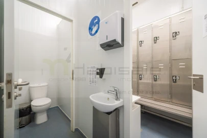 Armazém para Venda em Vialonga