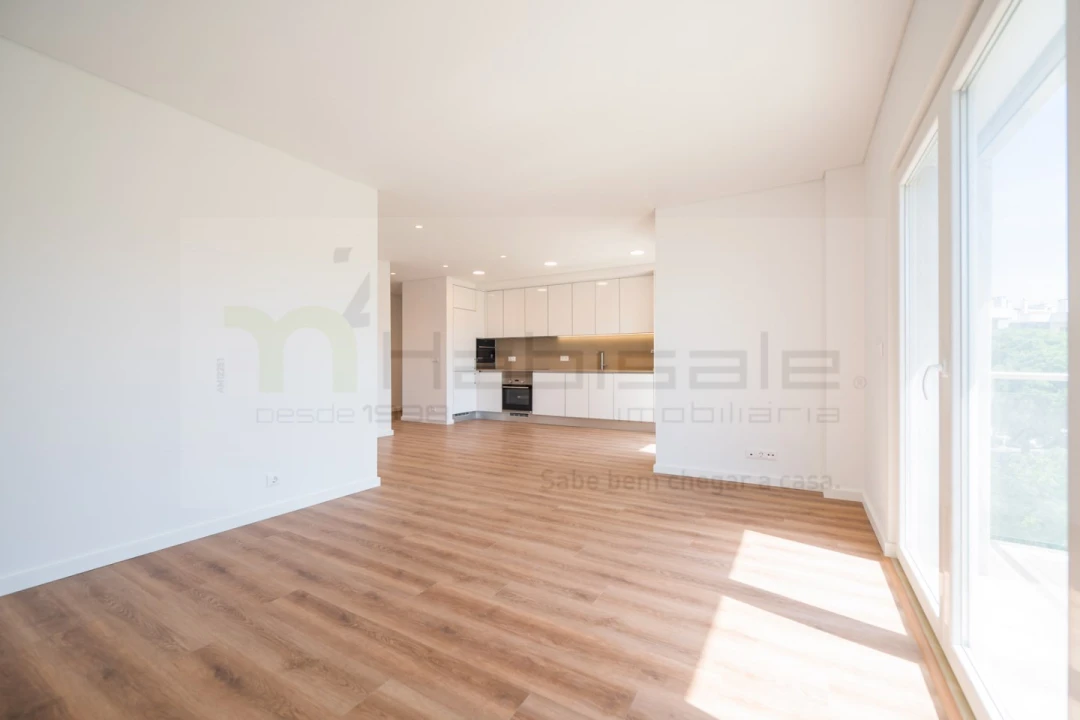 Apartamento T2 para Venda em Carcavelos e Parede Foto 11