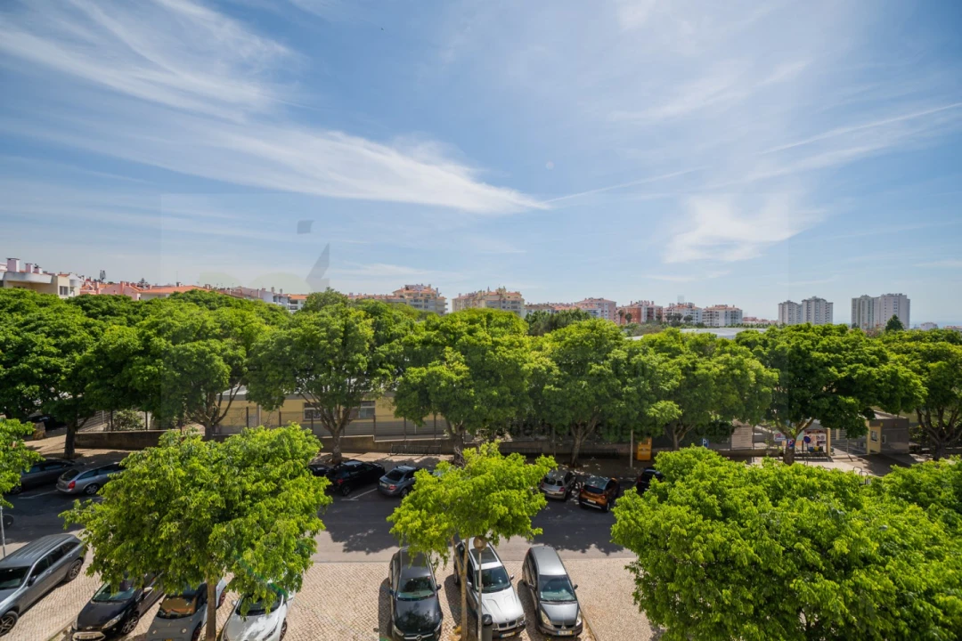 Apartamento T2 para Venda em Carcavelos e Parede Foto 22