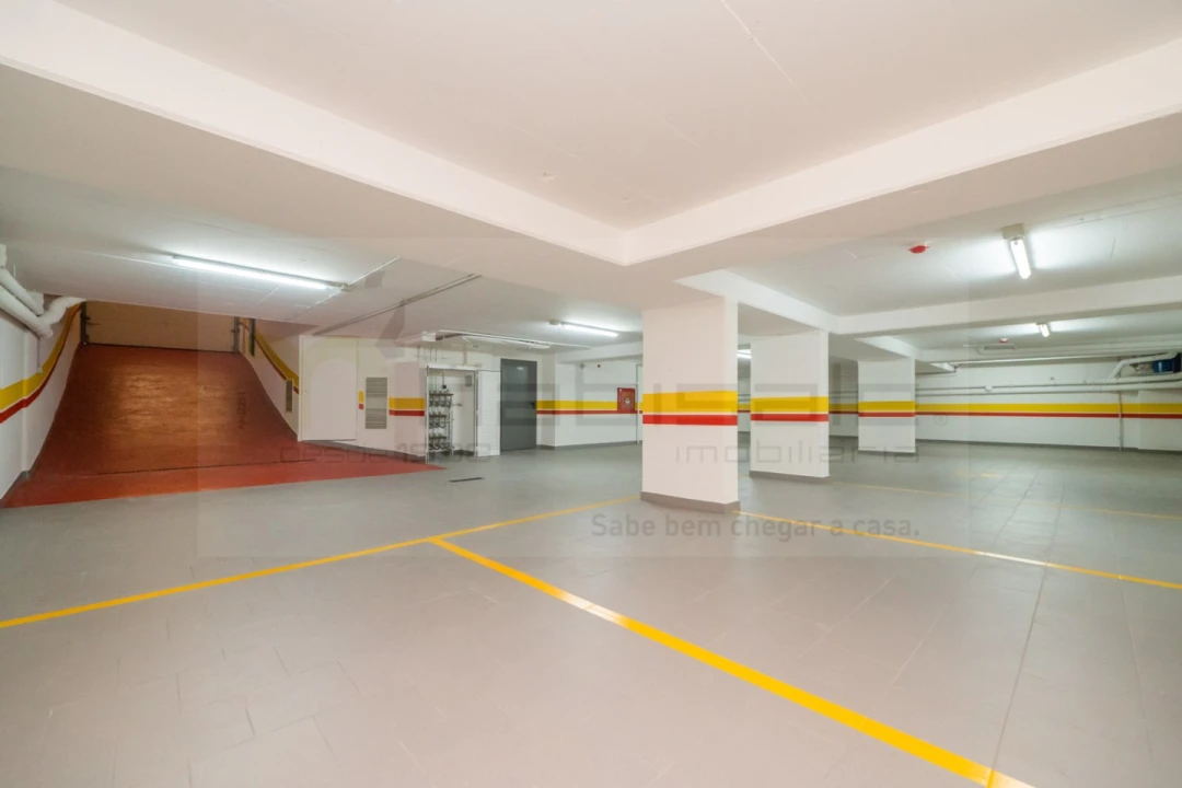 Apartamento T2 para Venda em Carcavelos e Parede Foto 24