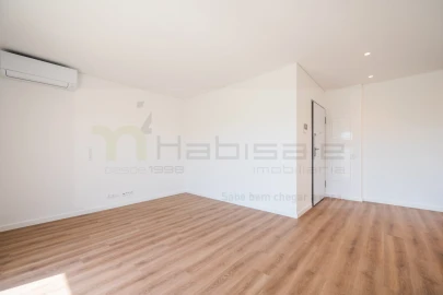 Apartamento T2 para Venda em Carcavelos e Parede