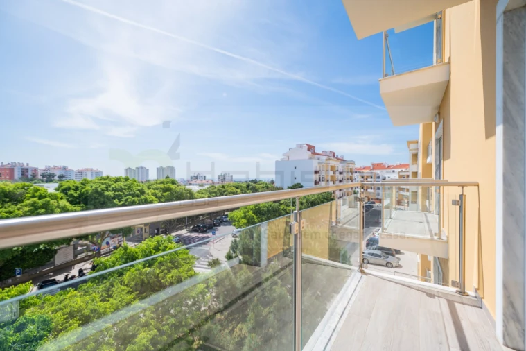 Apartamento T2 para Venda em Carcavelos e Parede Foto 3