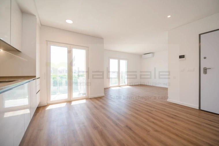 Apartamento T2 para Venda em Carcavelos e Parede Foto 13