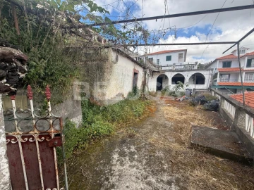 Moradia T3 para Venda em Santo Antonio