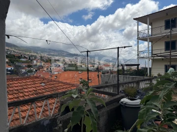 Moradia T3 para Venda em Santo Antonio