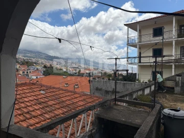 Moradia T3 para Venda em Santo Antonio