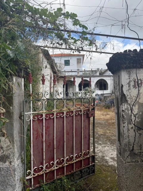 Moradia T3 para Venda em Santo Antonio