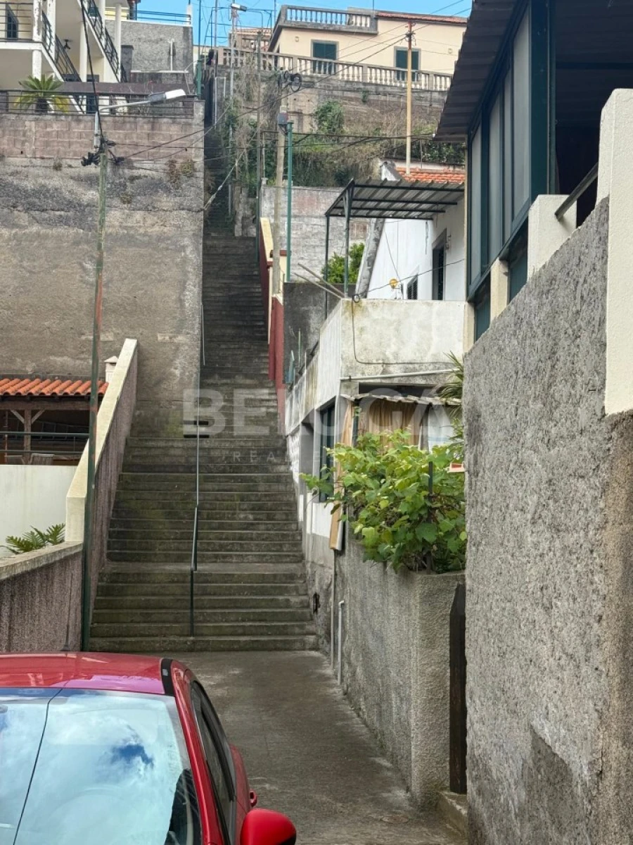 Moradia T3 para Venda em Santo Antonio Foto 28