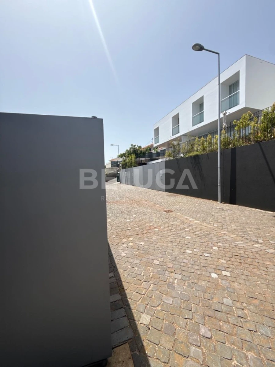 Moradia T3 para Venda em São Martinho Foto 6