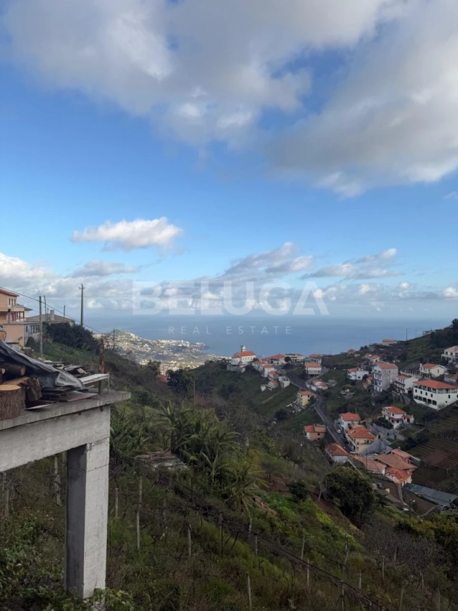 Terreno para Venda em Camara de Lobos Foto 2