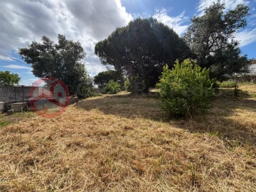 Terreno para Venda em Charneca de Caparica e Sobreda