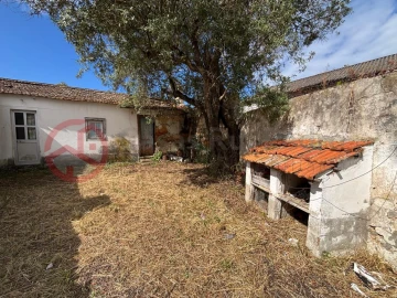 Terreno para Venda em Charneca de Caparica e Sobreda