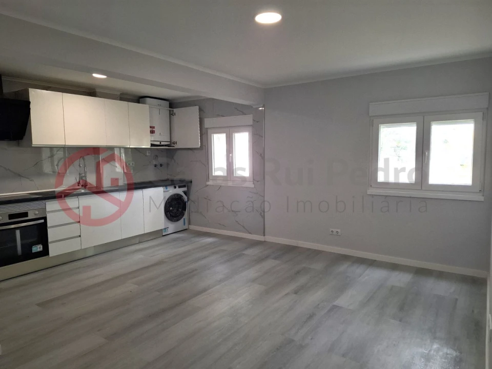 Apartamento T3 para Venda em Laranjeiro e Feijó Foto 5