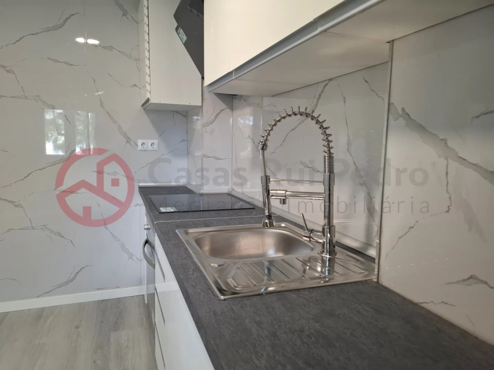 Apartamento T3 para Venda em Laranjeiro e Feijó Foto 3