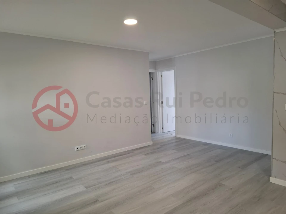 Apartamento T3 para Venda em Laranjeiro e Feijó Foto 10