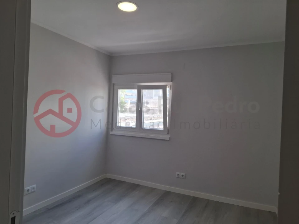 Apartamento T3 para Venda em Laranjeiro e Feijó Foto 11