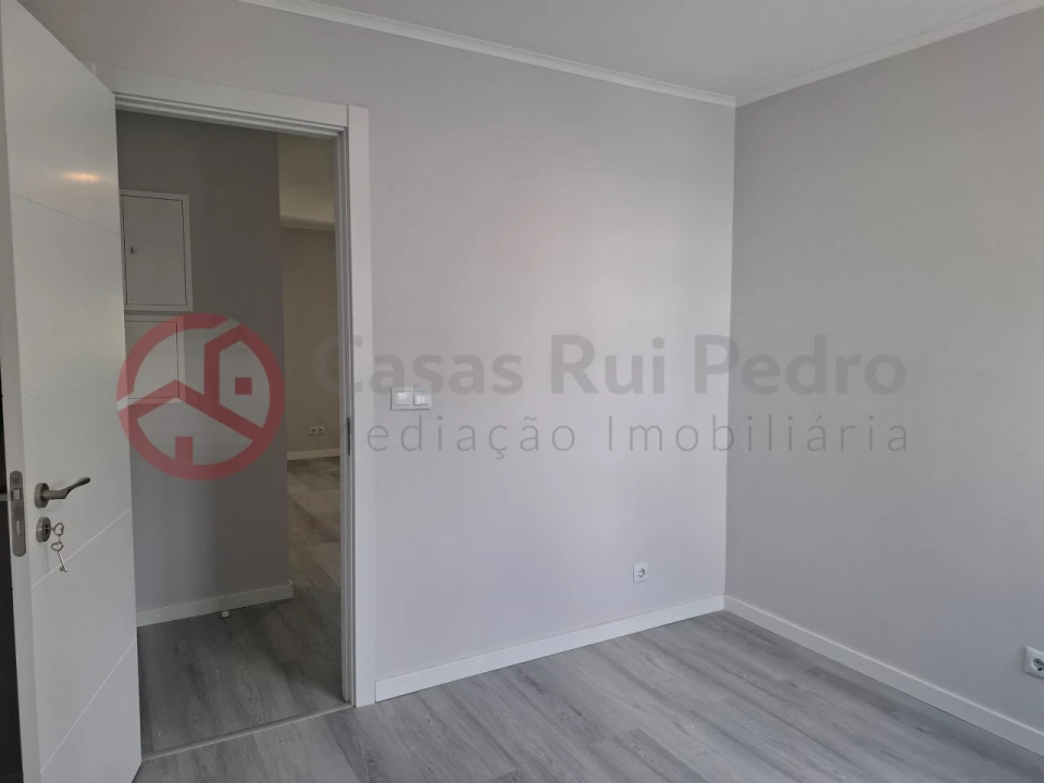 Apartamento T3 para Venda em Laranjeiro e Feijó Foto 12