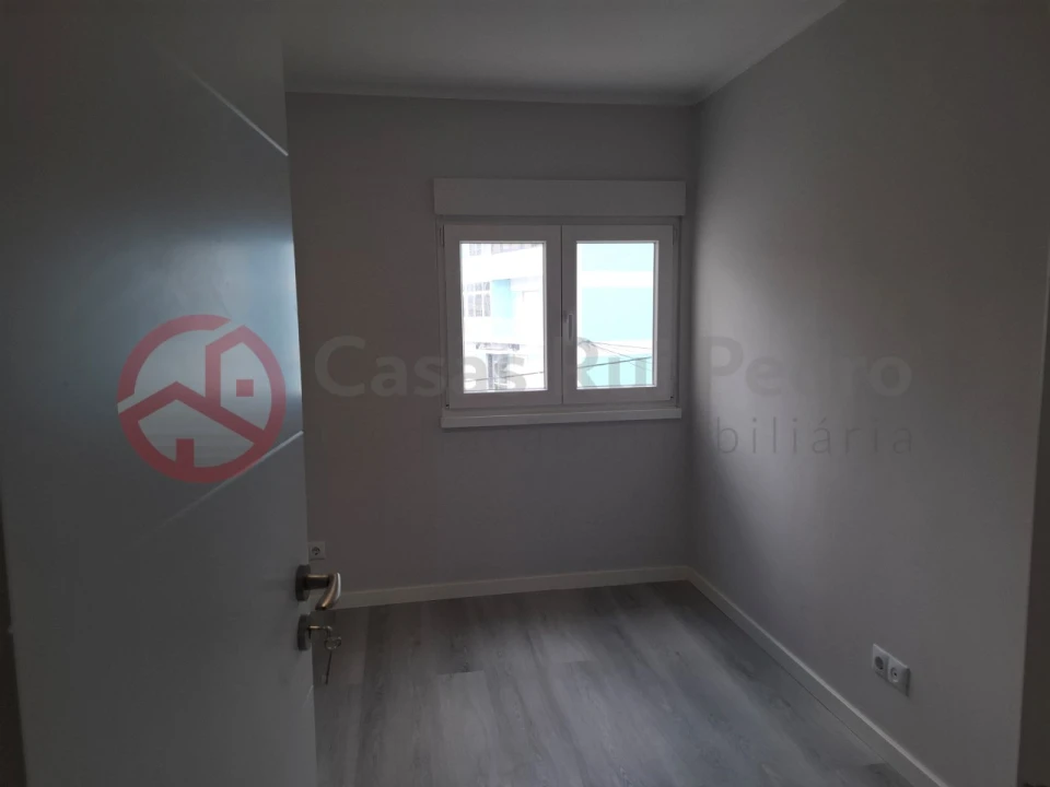 Apartamento T3 para Venda em Laranjeiro e Feijó Foto 14