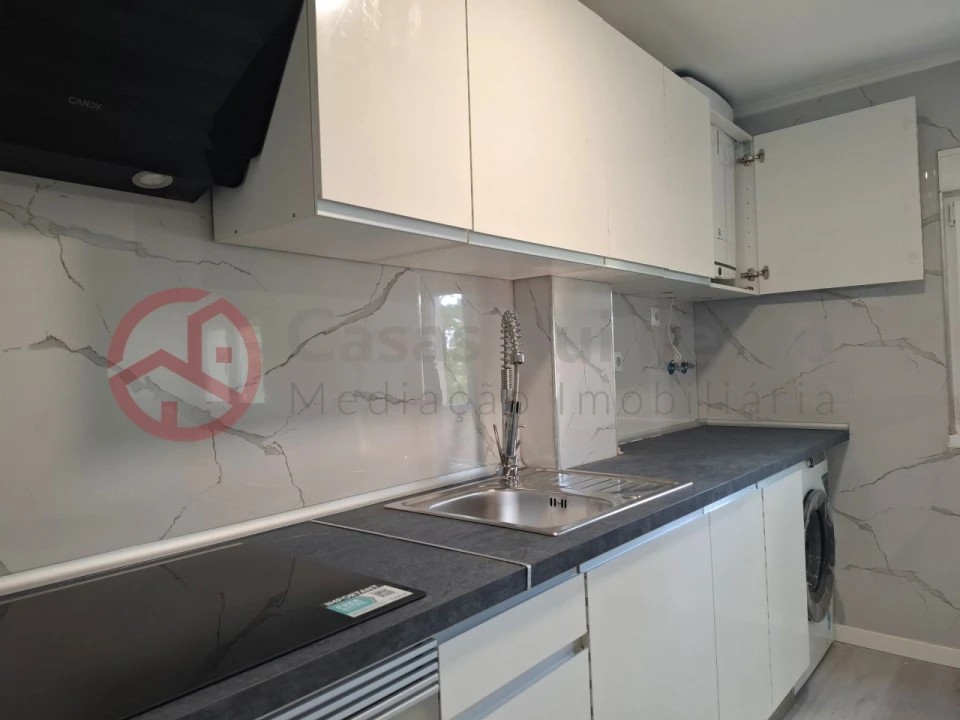 Apartamento T3 para Venda em Laranjeiro e Feijó Foto 1