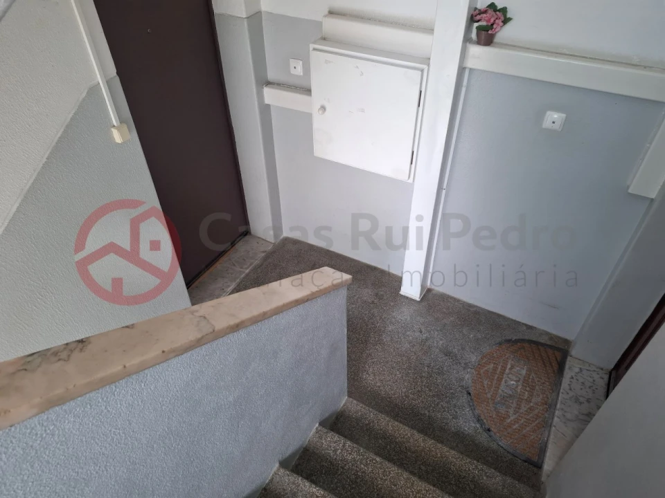 Apartamento T3 para Venda em Laranjeiro e Feijó Foto 21