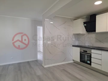 Apartamento T3 para Venda em Laranjeiro e Feijó