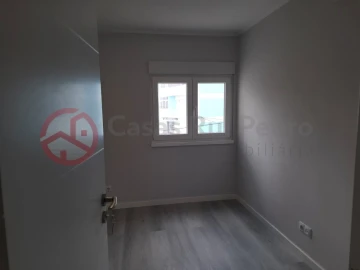 Apartamento T3 para Venda em Laranjeiro e Feijó