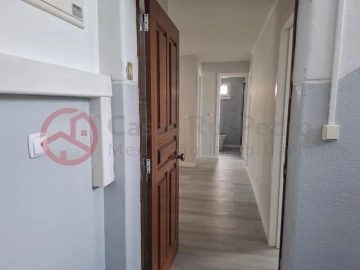 Apartamento T3 para Venda em Laranjeiro e Feijó