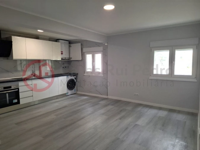 Apartamento T3 para Venda em Laranjeiro e Feijó Foto 5