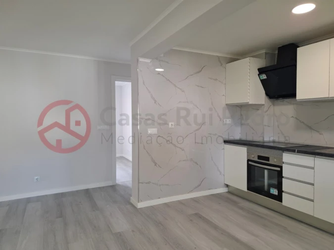Apartamento T3 para Venda em Laranjeiro e Feijó Foto 4