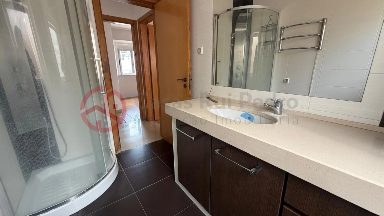 Apartamento T2 para Venda em Almada, Cova da Piedade, Pragal e Cacilhas Foto 27