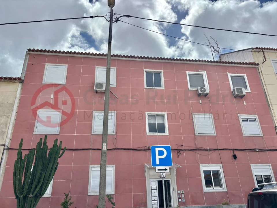 Apartamento T2 para Venda em Almada, Cova da Piedade, Pragal e Cacilhas Foto 2