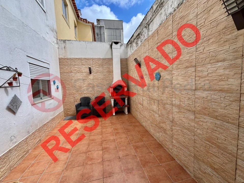 Apartamento T2 para Venda em Almada, Cova da Piedade, Pragal e Cacilhas Foto 1
