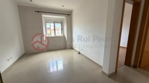 Apartamento T2 para Venda em Almada, Cova da Piedade, Pragal e Cacilhas