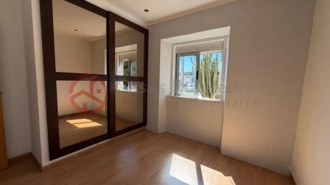 Apartamento T2 para Venda em Almada, Cova da Piedade, Pragal e Cacilhas