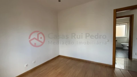 Apartamento T2 para Venda em Almada, Cova da Piedade, Pragal e Cacilhas