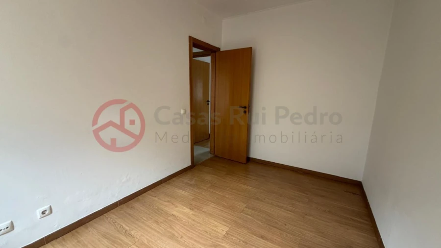 Apartamento T2 para Venda em Almada, Cova da Piedade, Pragal e Cacilhas Foto 21