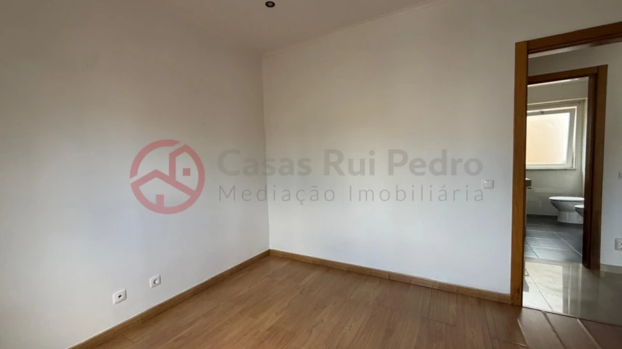 Apartamento T2 para Venda em Almada, Cova da Piedade, Pragal e Cacilhas Foto 23