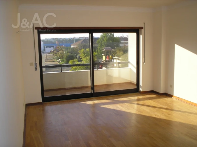 Apartamento T3 para Arrendamento em Cascais e Estoril Foto 2
