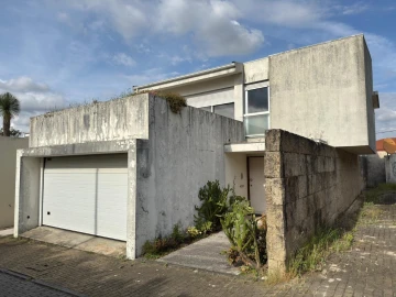 Moradia T4 para Venda em Vila das Aves