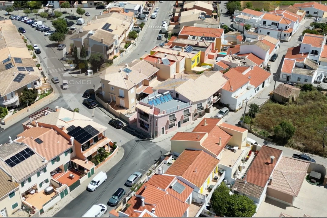 Moradia T3 para Venda em Odiaxere Foto 53