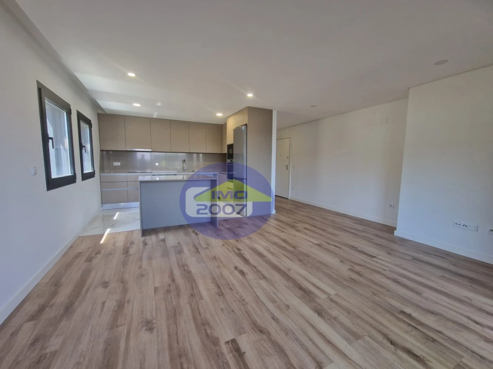 Apartamento T2 para Venda em Santa Maria da Feira, Travanca, Sanfins e Espargo Foto 3