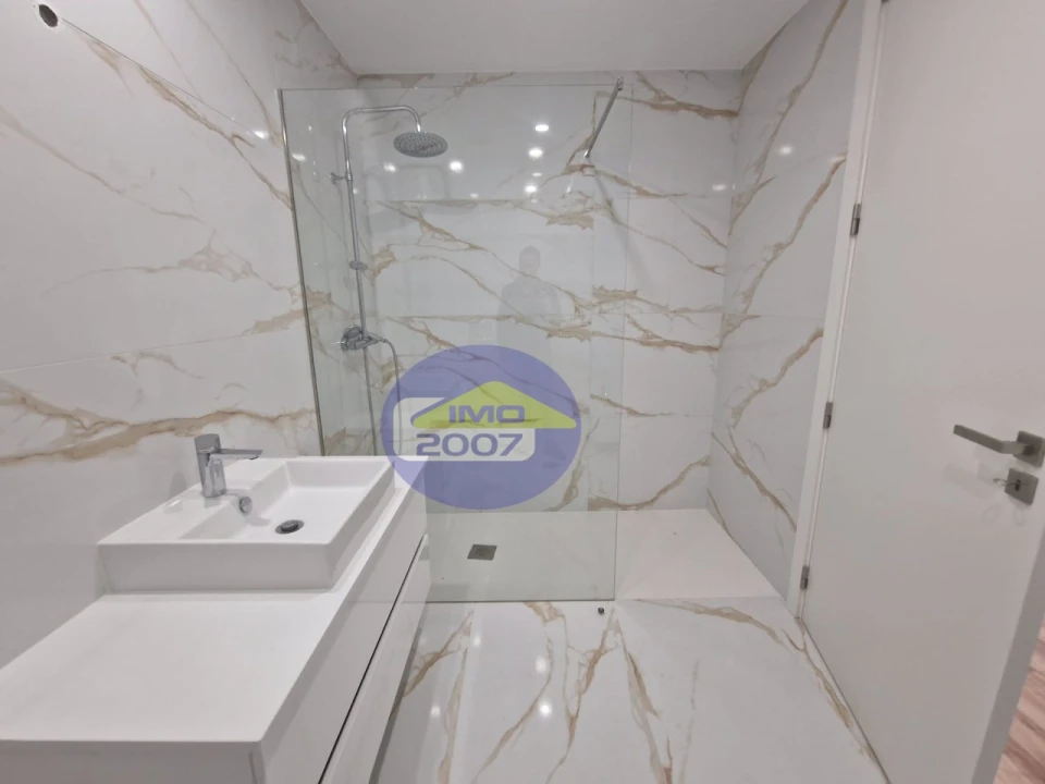 Apartamento T2 para Venda em Santa Maria da Feira, Travanca, Sanfins e Espargo Foto 5