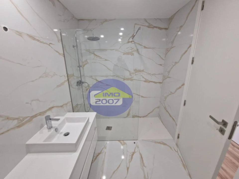 Apartamento T2 para Venda em Santa Maria da Feira, Travanca, Sanfins e Espargo Foto 8