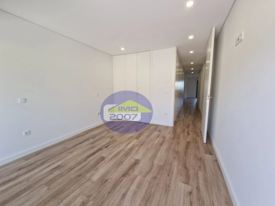 Apartamento T2 para Venda em Santa Maria da Feira, Travanca, Sanfins e Espargo Foto 10