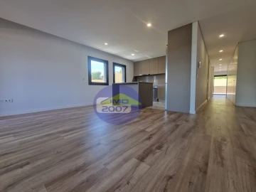 Apartamento T2 para Venda em Santa Maria da Feira, Travanca, Sanfins e Espargo