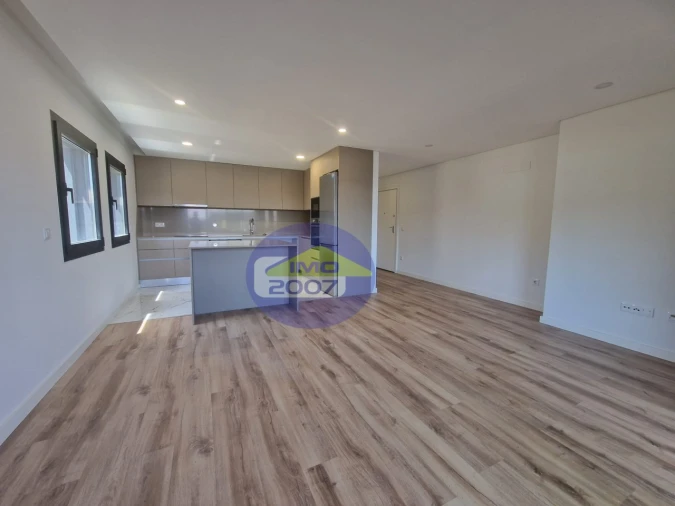 Apartamento T2 para Venda em Santa Maria da Feira, Travanca, Sanfins e Espargo Foto 3