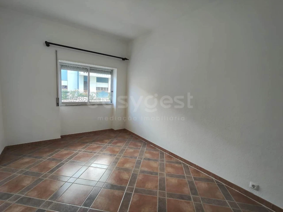 Apartamento T4 para Venda em Amora Foto 4