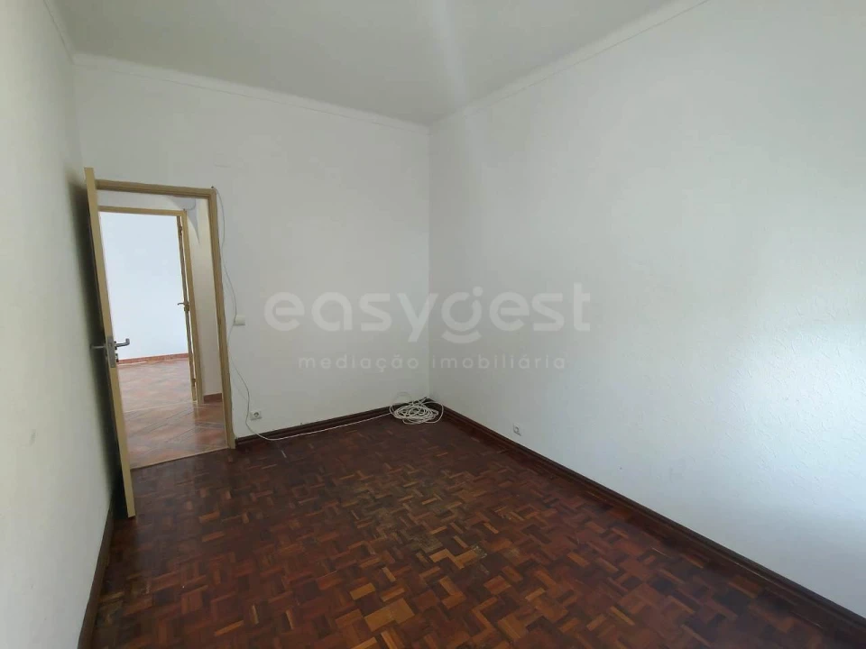 Apartamento T4 para Venda em Amora Foto 8