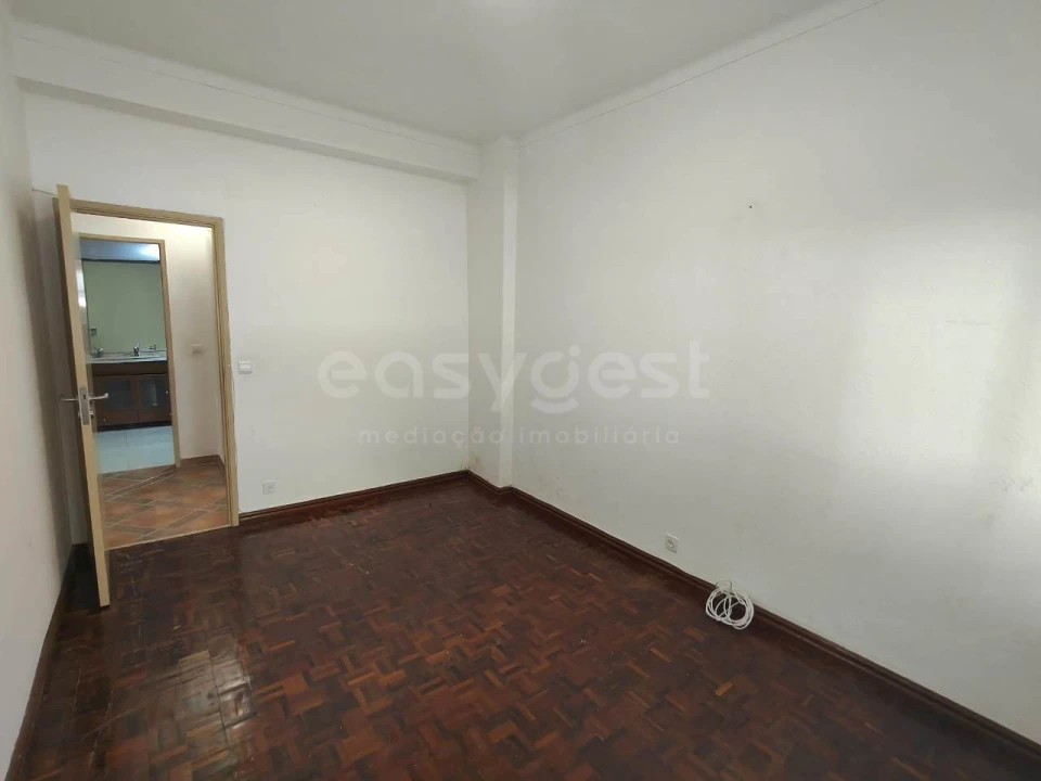 Apartamento T4 para Venda em Amora Foto 12